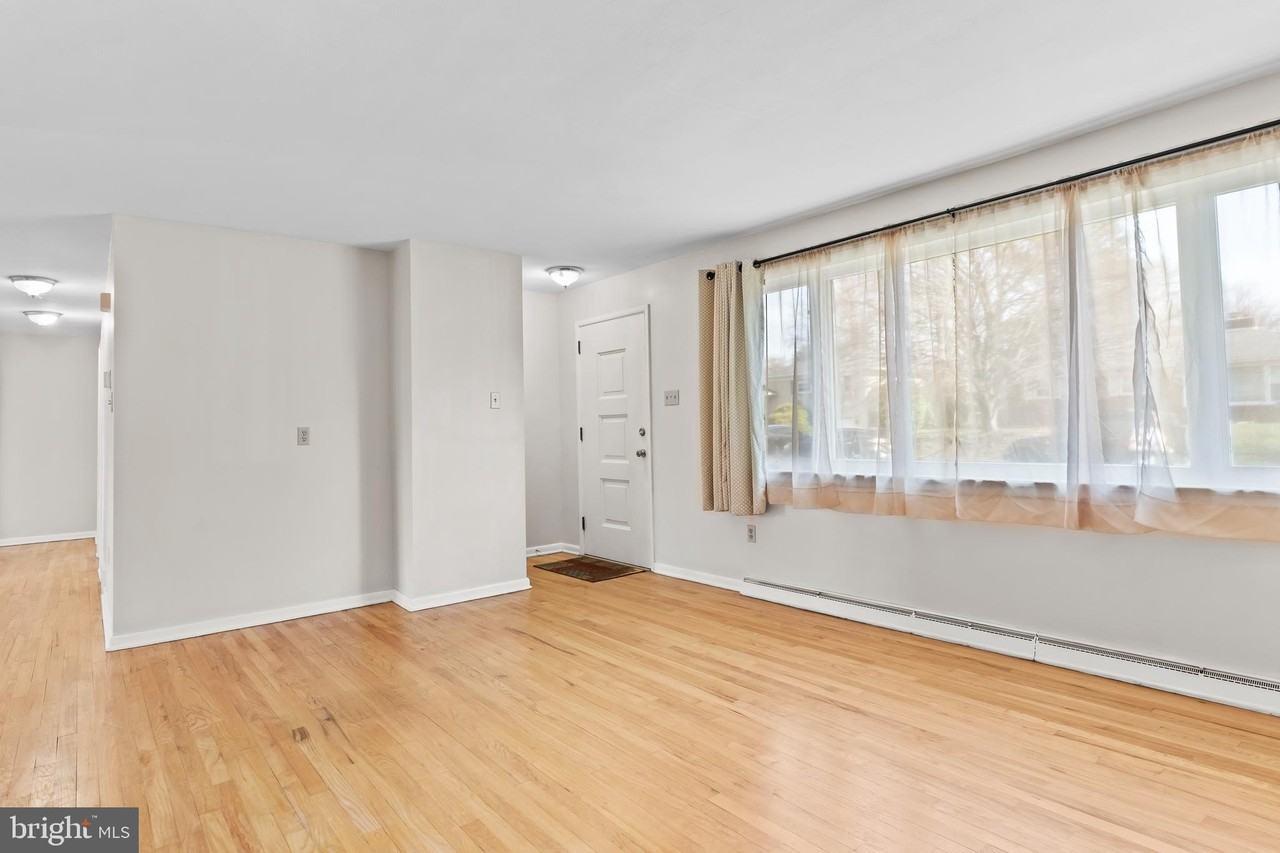 213 Sunset Dr - Photo 2 of 23