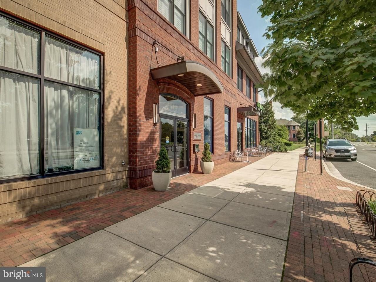 1107 S Walter Reed Dr #302 - Photo 5 of 50