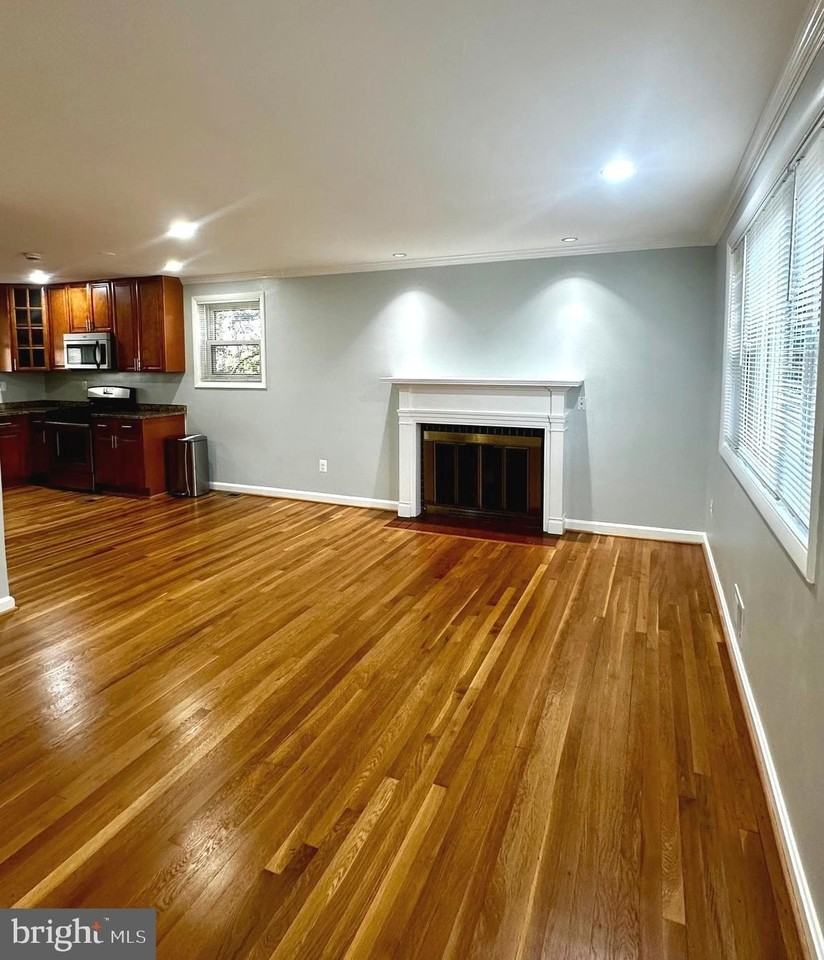 5100 10th St N - Photo 3 of 28