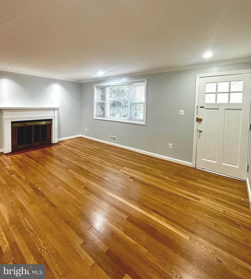 5100 10th St N - Photo 4 of 28