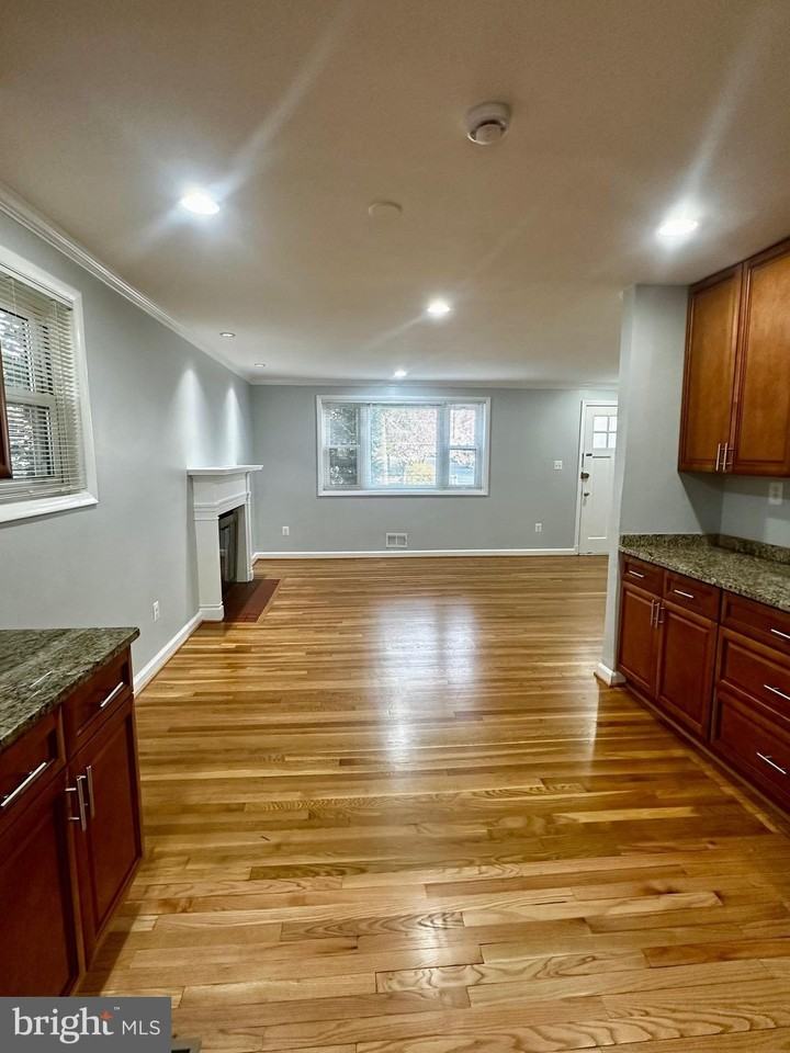 5100 10th St N - Photo 5 of 28