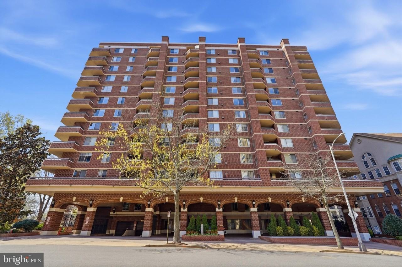 1276 N Wayne St #319