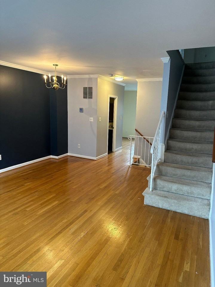 942 S Rolfe St - Photo 3 of 34