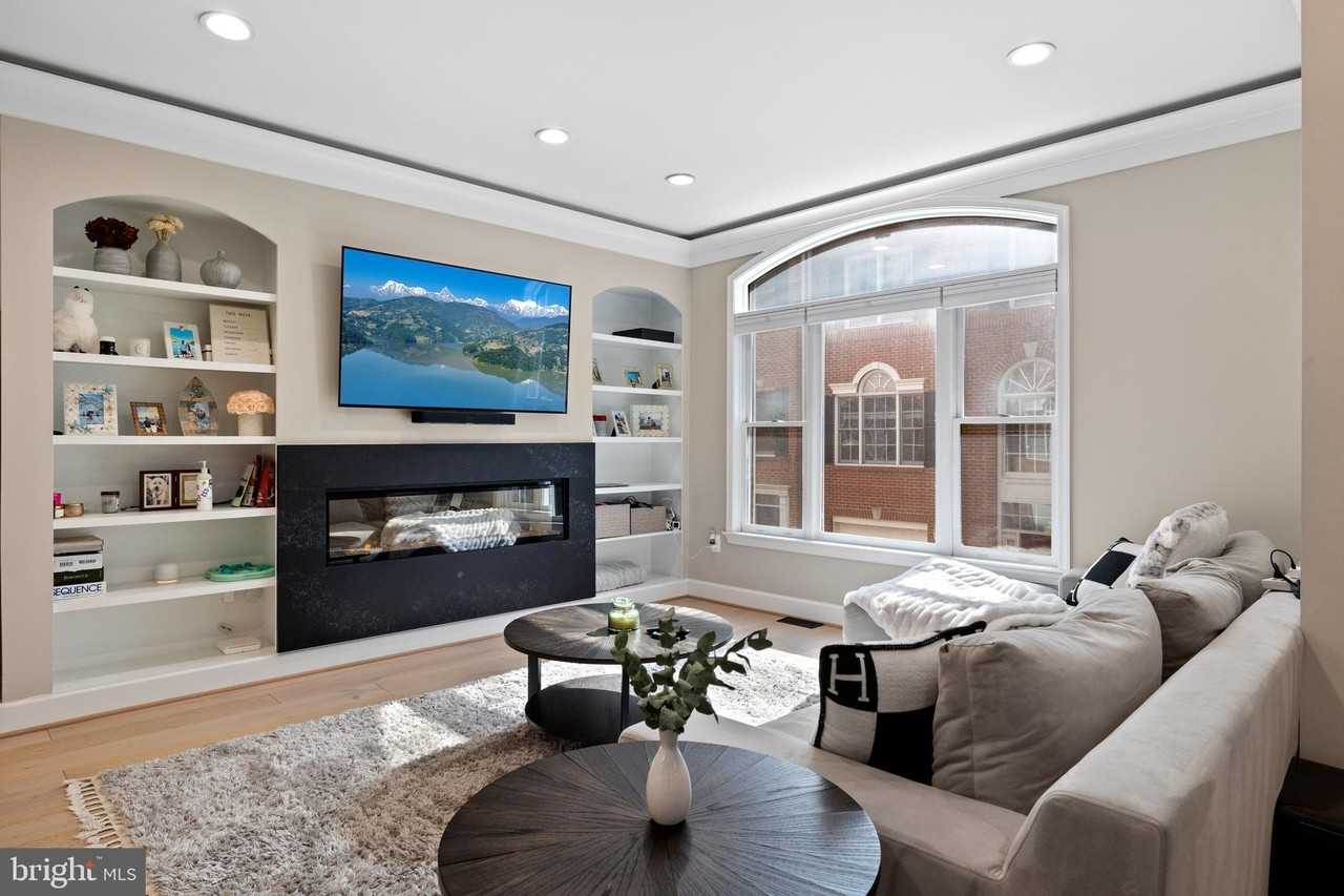 1170 N Vernon St - Photo 4 of 38