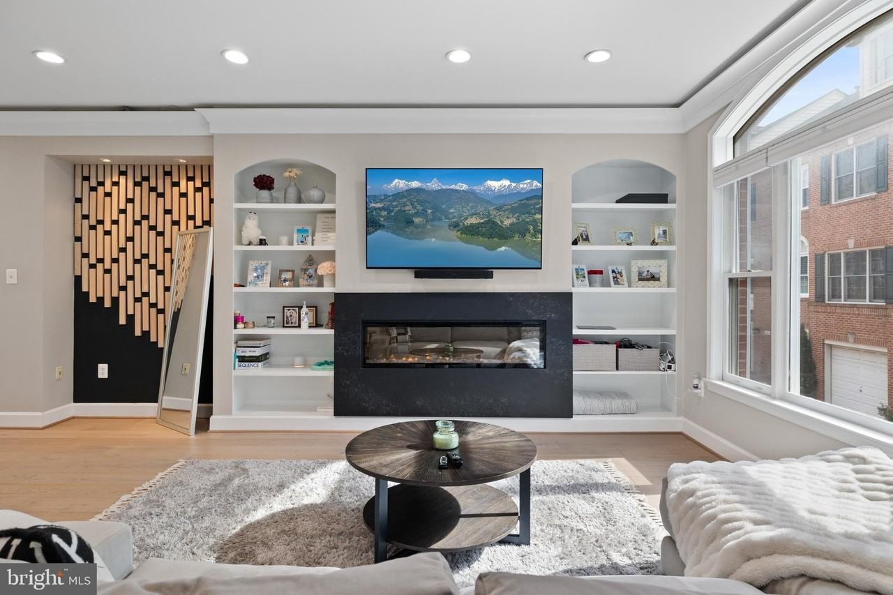 1170 N Vernon St - Photo 5 of 38