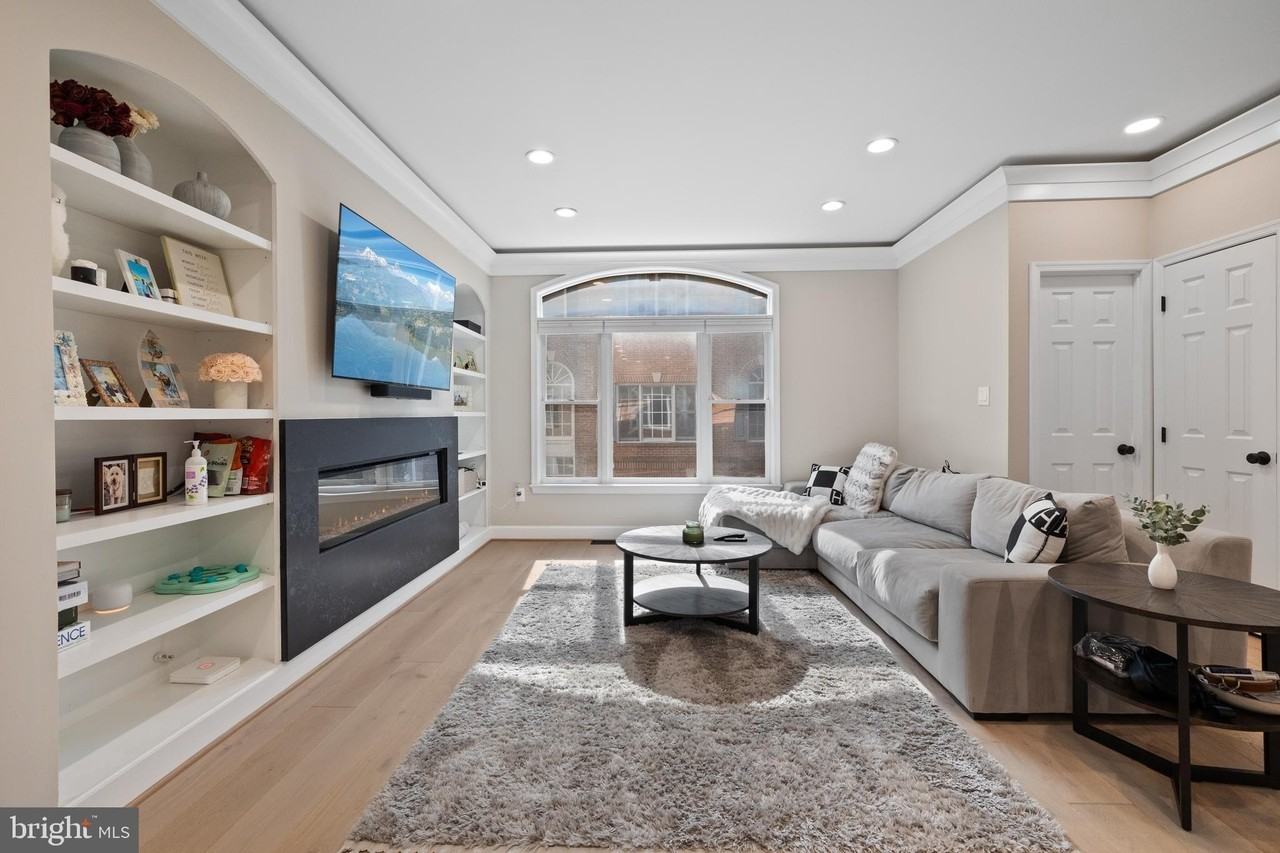 1170 N Vernon St - Photo 7 of 38