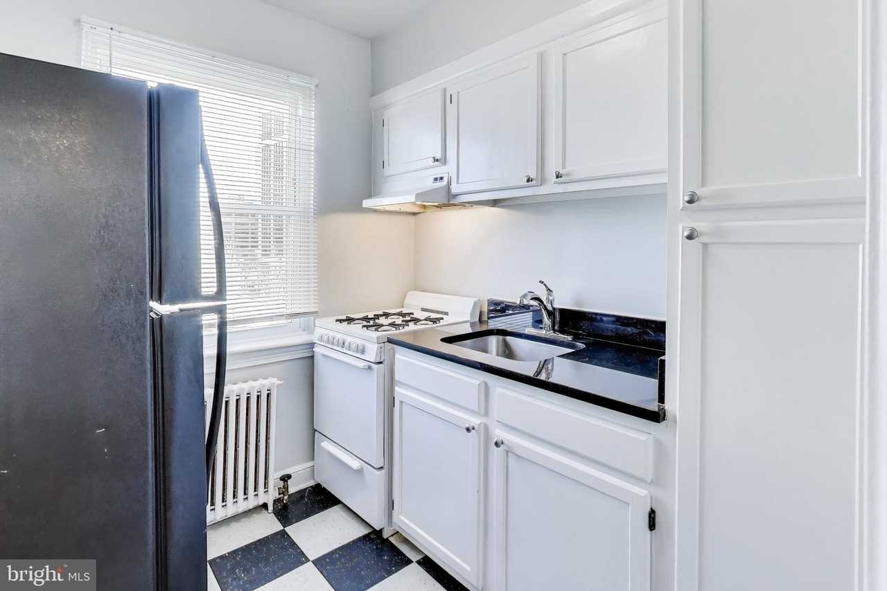 1722 N Quinn St #303 - Photo 6 of 27