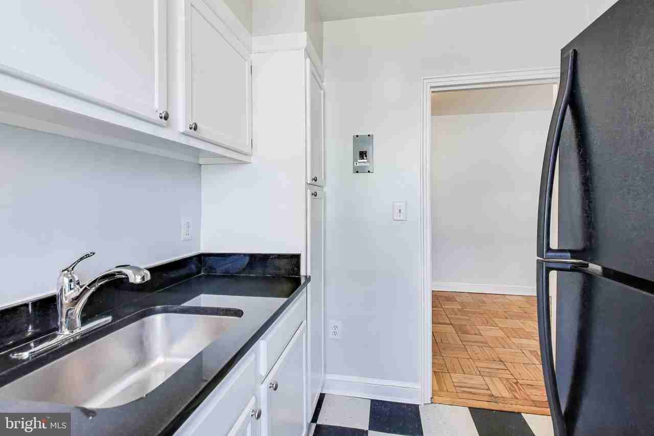 1722 N Quinn St #303 - Photo 7 of 27