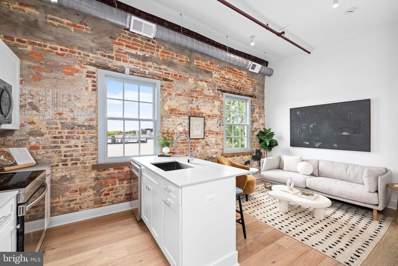 901 King St #201 - Photo 3 of 32