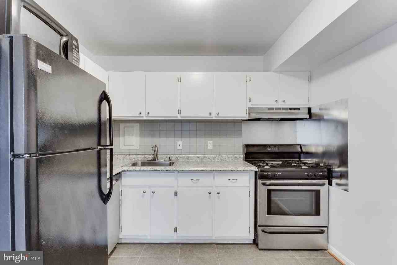 26 Canterbury Sq Apt 202 - Photo 2 of 20