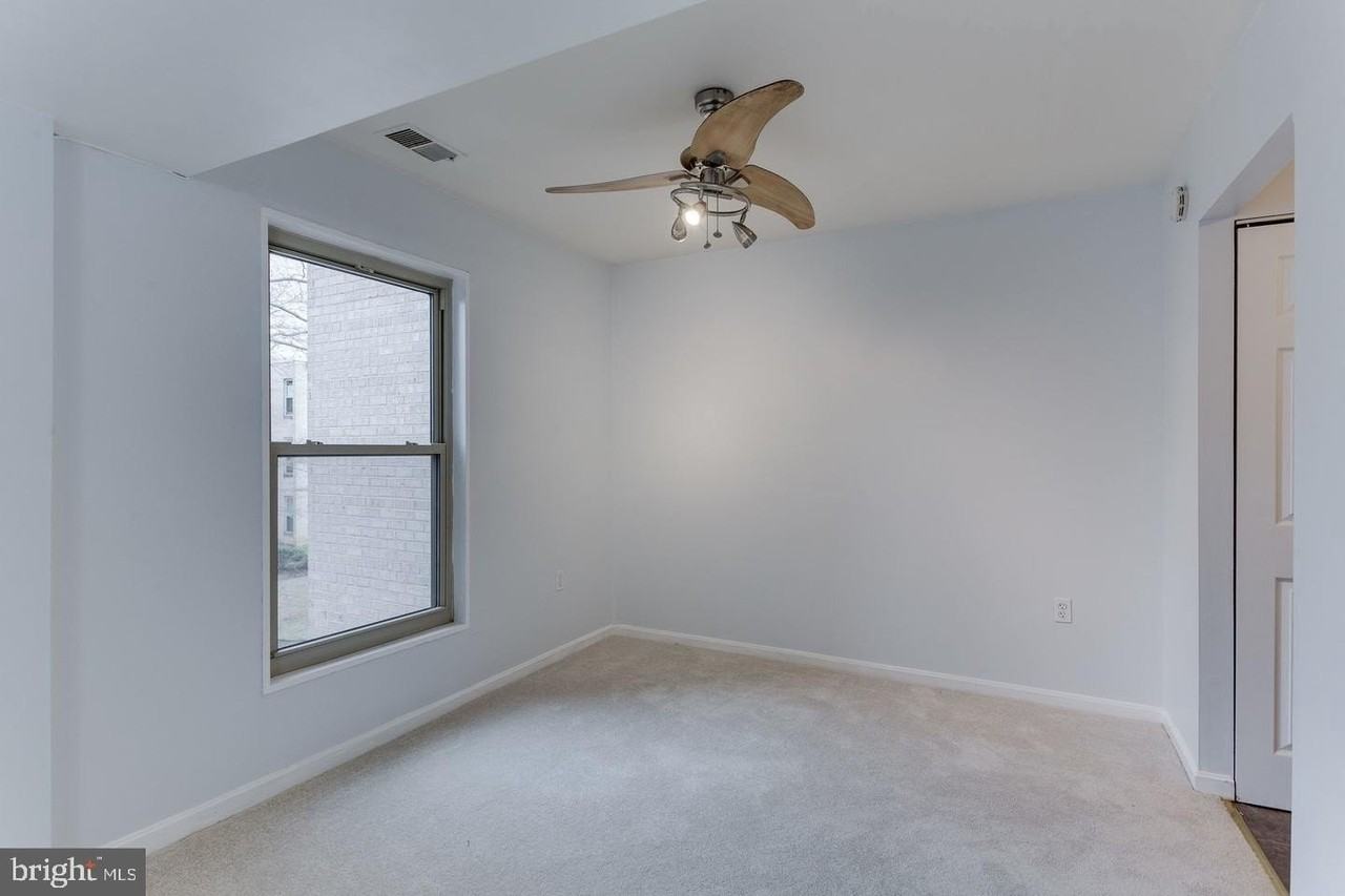 26 Canterbury Sq Apt 202 - Photo 5 of 20