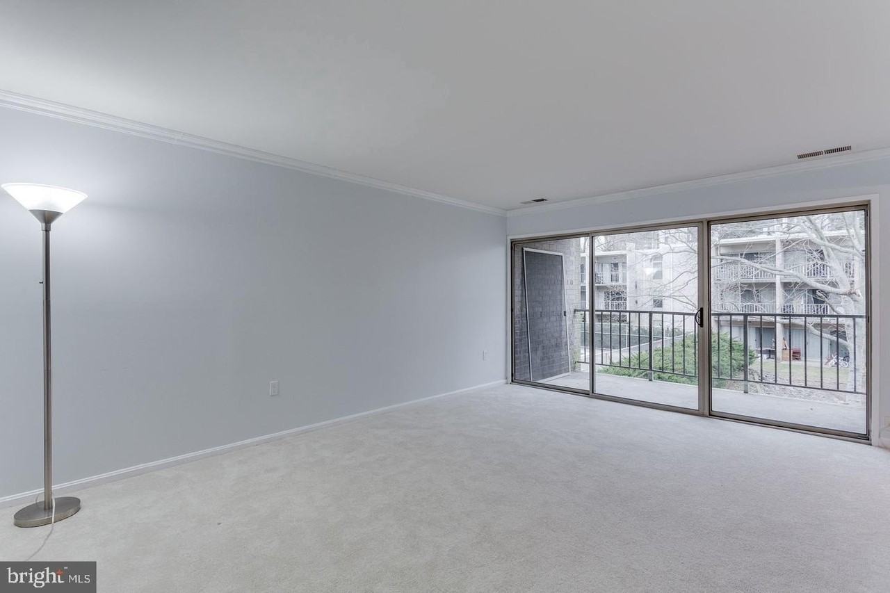 26 Canterbury Sq Apt 202 - Photo 7 of 20