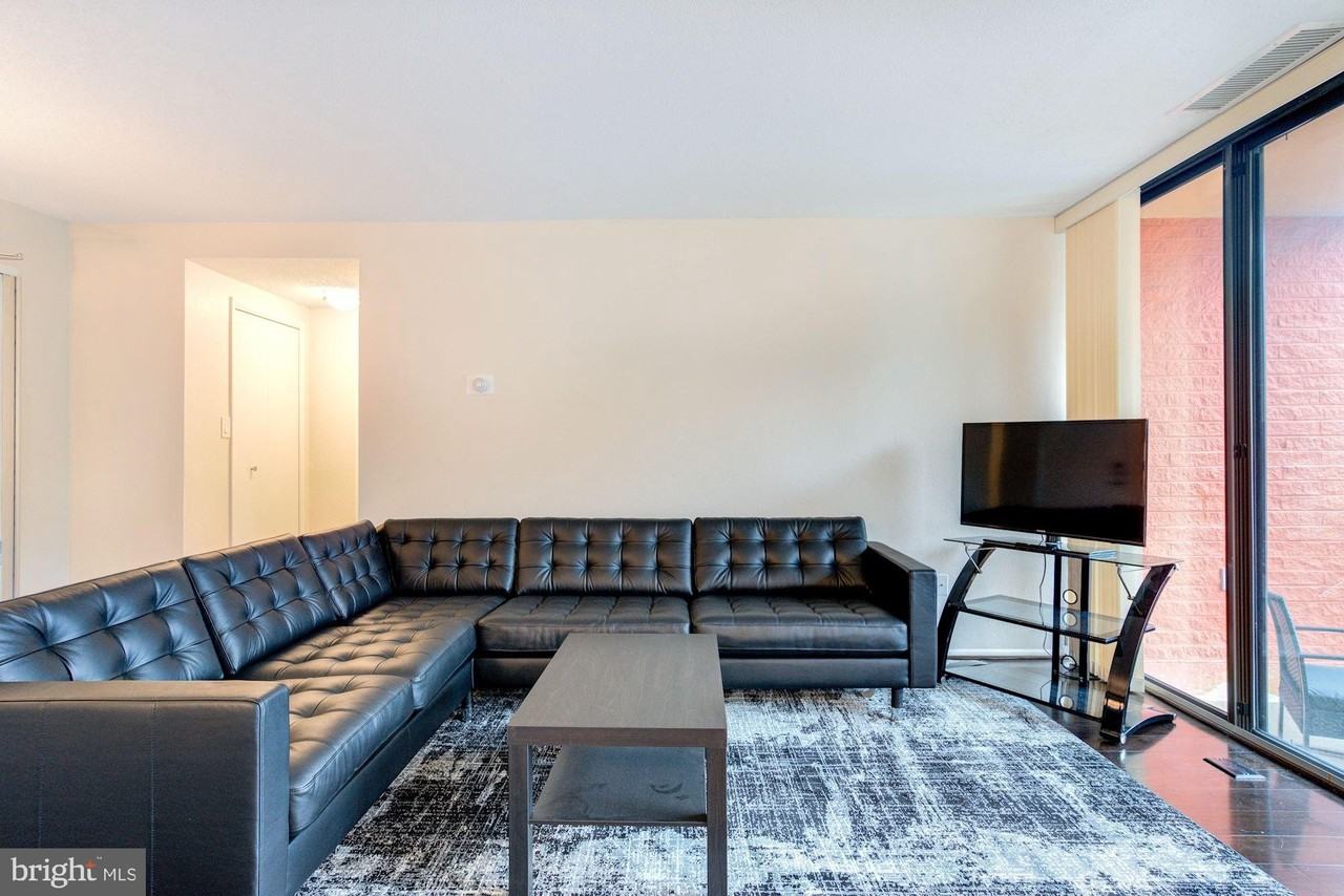 8 S Van Dorn St #608 - Photo 5 of 28