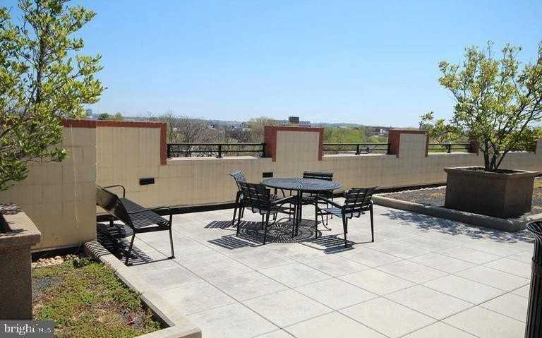 525 N Fayette St Unit 304 - Photo 7 of 22