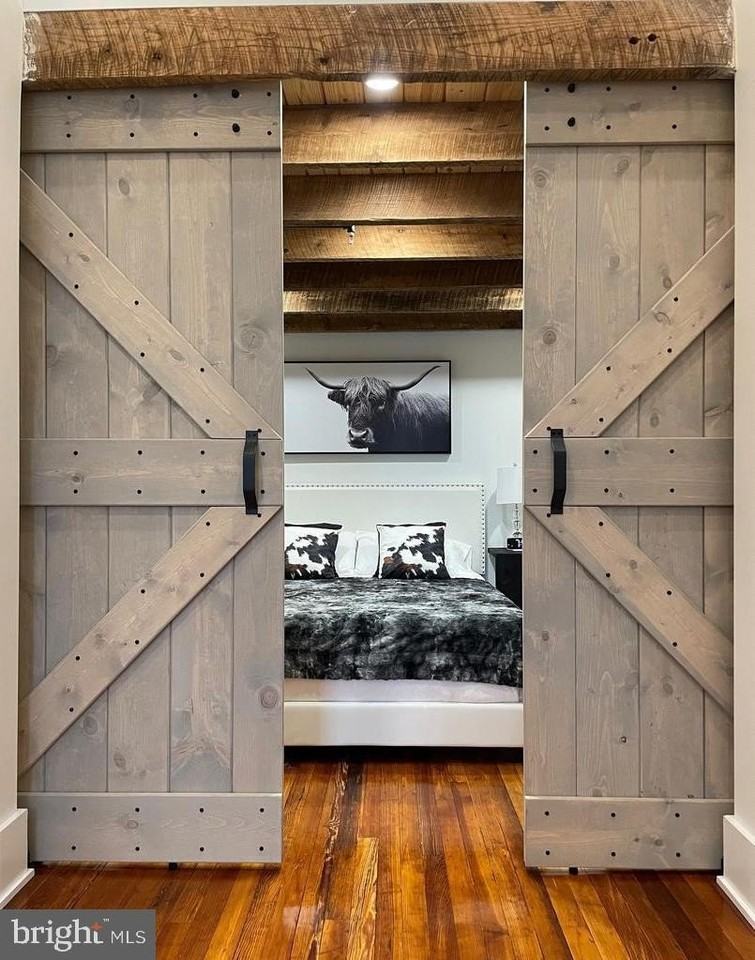 171 E Davis St #201 - Photo 4 of 10