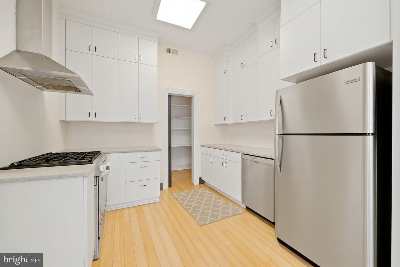 415 William St Apt A - Photo 5 of 13