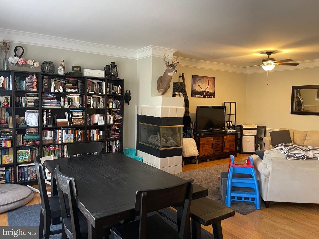 4129 Trowbridge St - Photo 7 of 30