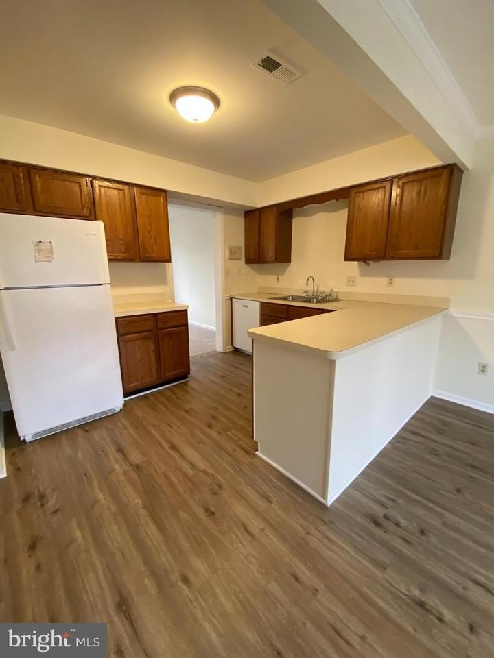 207 Fairfield Dr - Photo 4 of 17