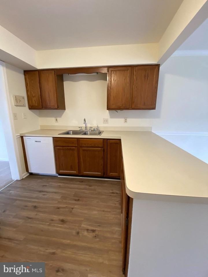 207 Fairfield Dr - Photo 6 of 17