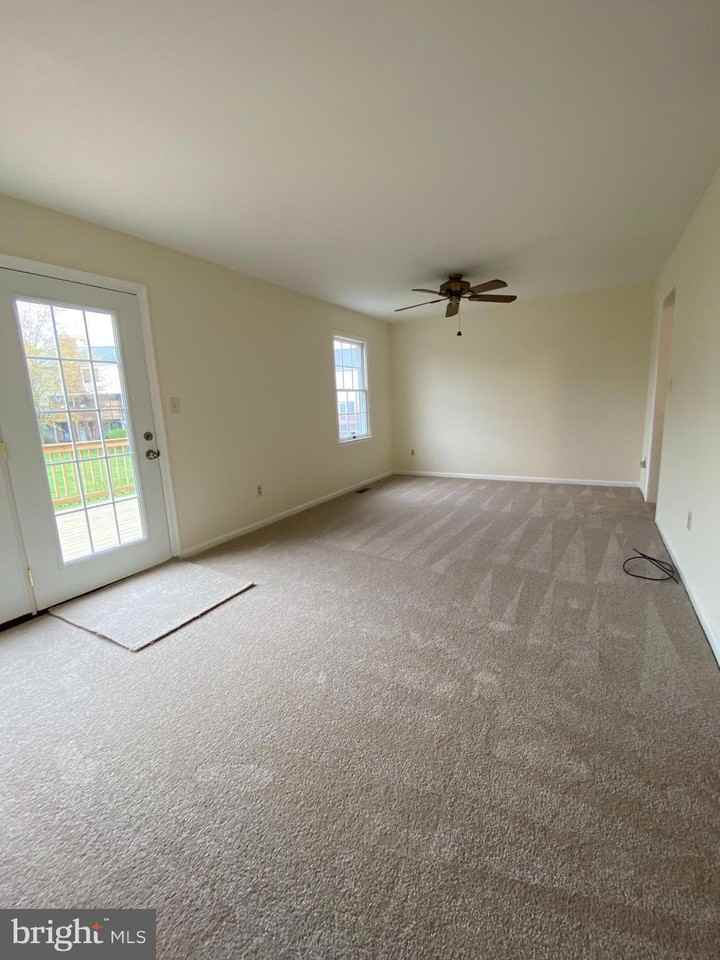 207 Fairfield Dr - Photo 7 of 17