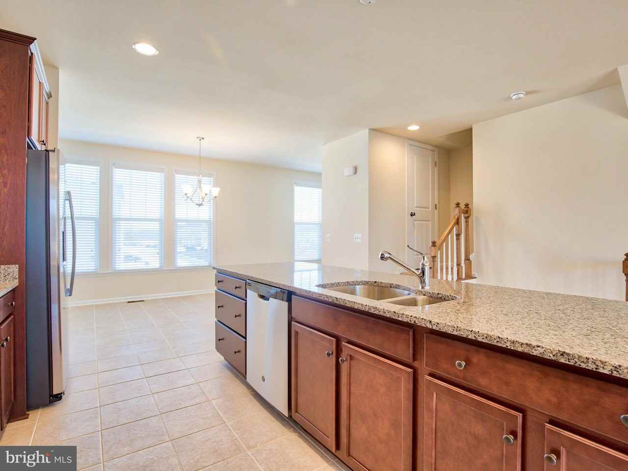 127 Keller Ct - Photo 3 of 50