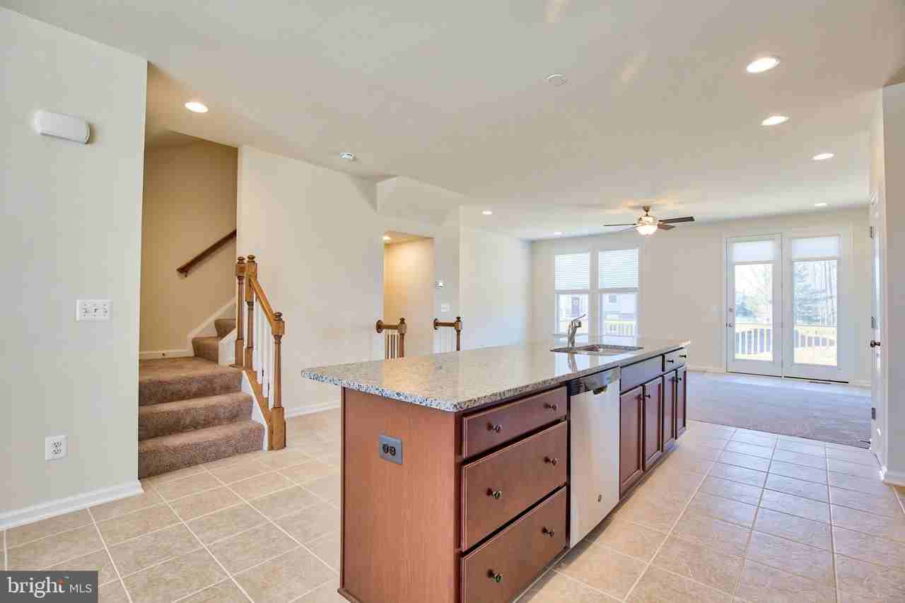 127 Keller Ct - Photo 4 of 50