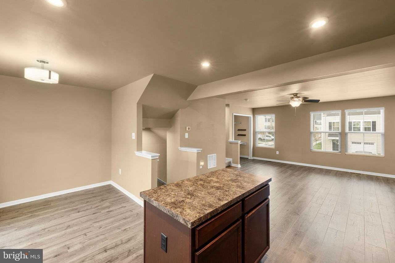 113 Reign Way - Photo 3 of 35