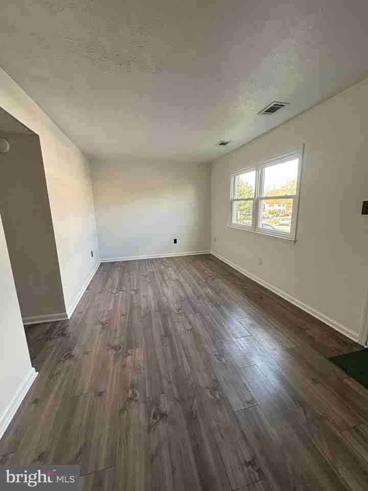 109 Ash Hollow Dr - Photo 2 of 25