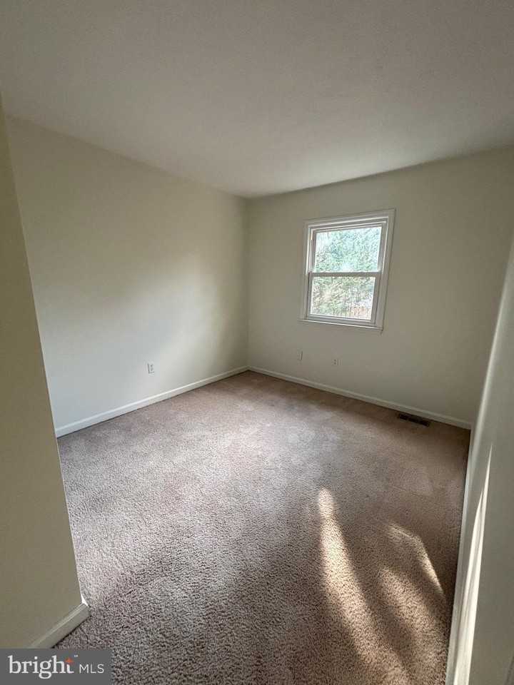 109 Ash Hollow Dr - Photo 7 of 25