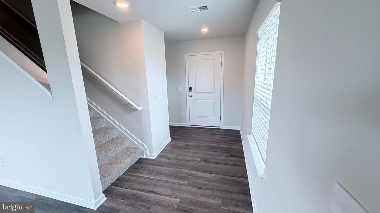 107 DINGES Street - Photo 6 of 32