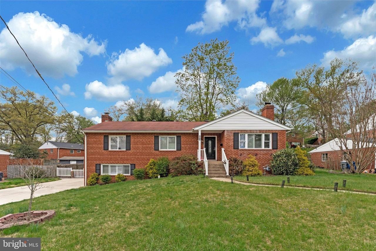 3162 Patrick Henry Dr - Photo 4 of 29