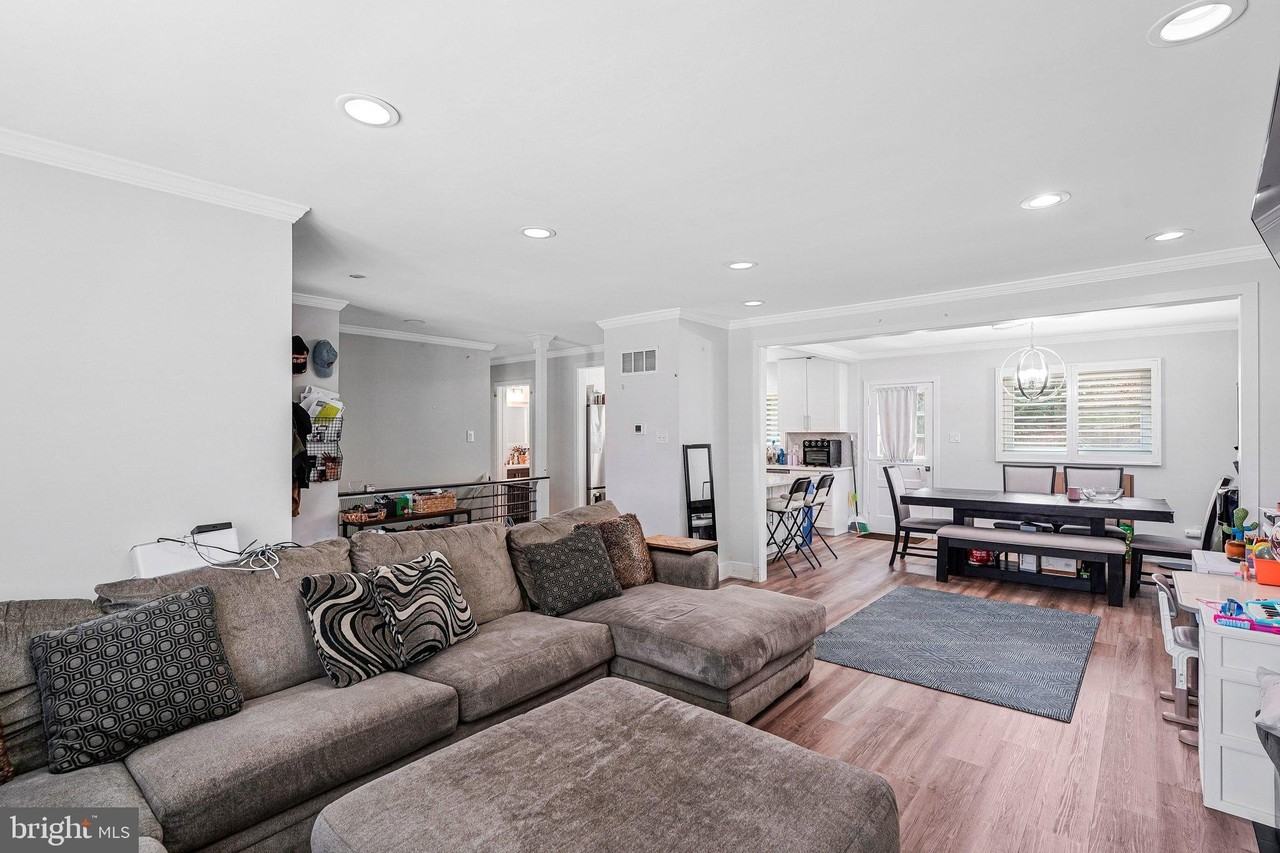 3162 Patrick Henry Dr - Photo 6 of 29