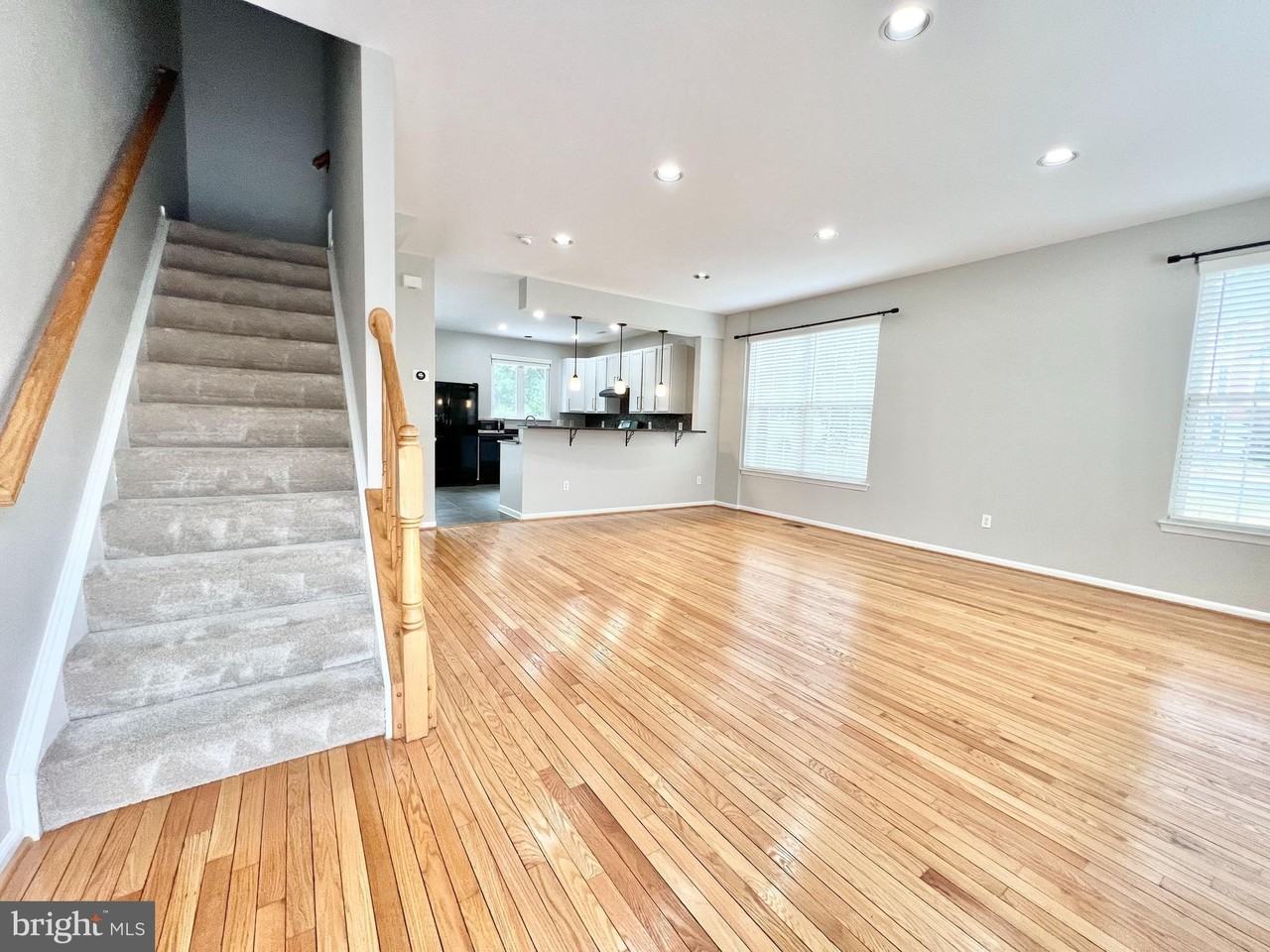 6400 Warren Point Ct - Photo 3 of 20