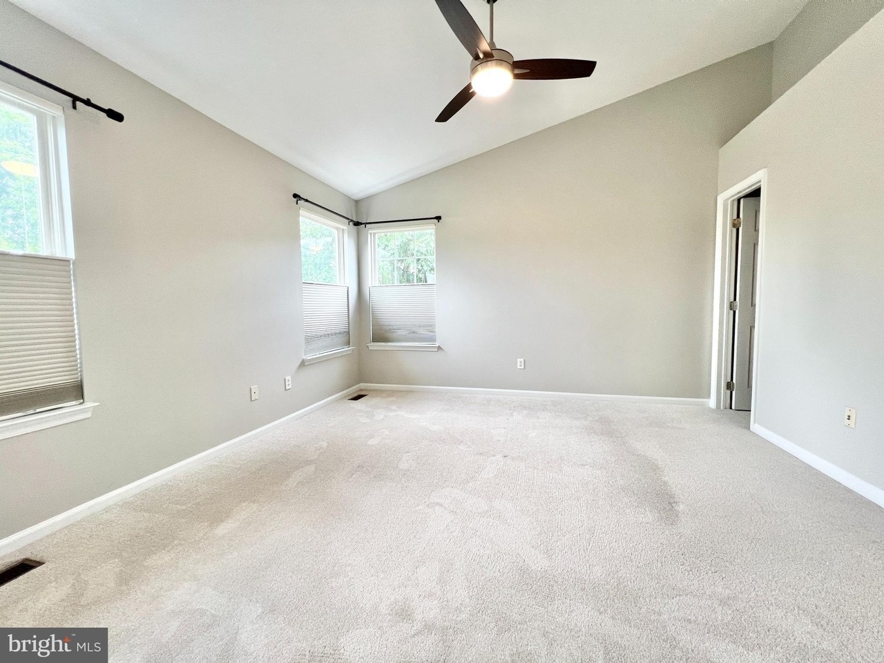 6400 Warren Point Ct - Photo 6 of 20