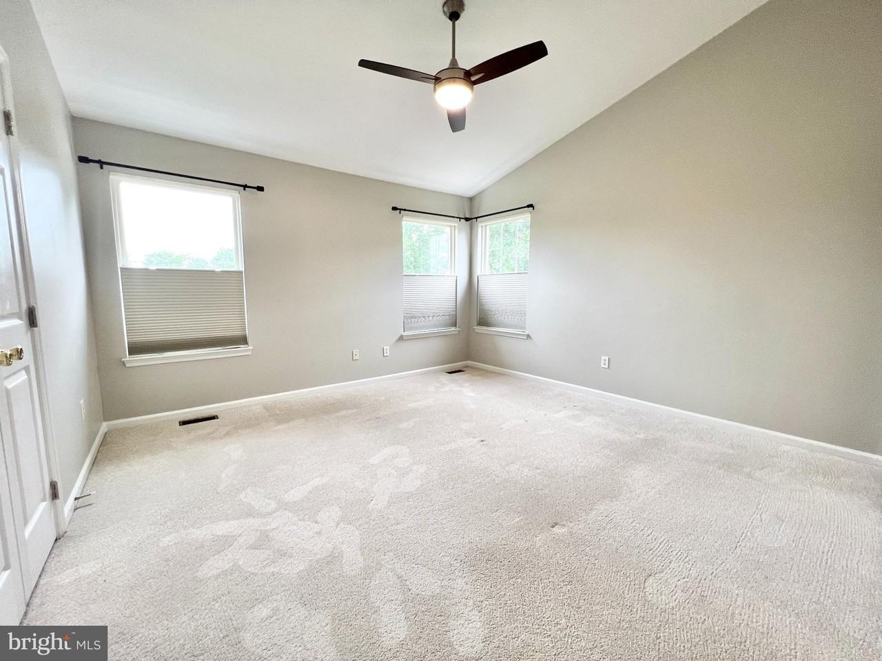 6400 Warren Point Ct - Photo 7 of 20