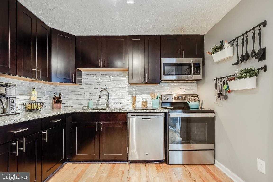 8280 Wold Den Ct - Photo 6 of 38