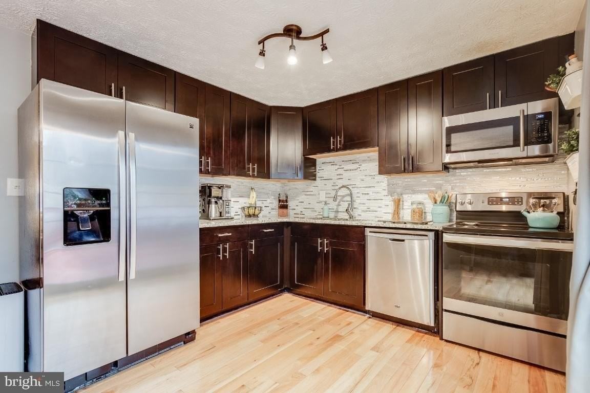 8280 Wold Den Ct - Photo 7 of 38