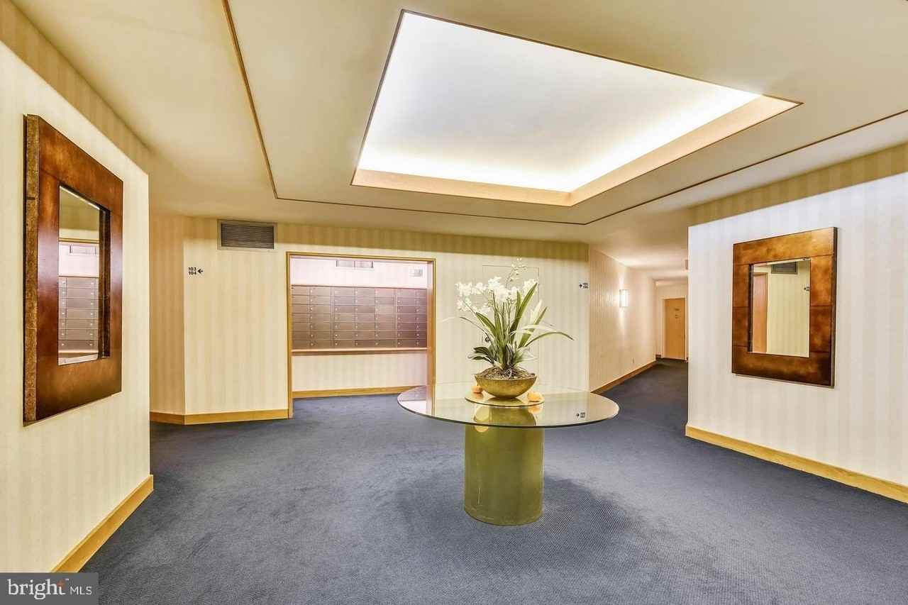 11500 Fairway Dr Apt 606 - Photo 3 of 21