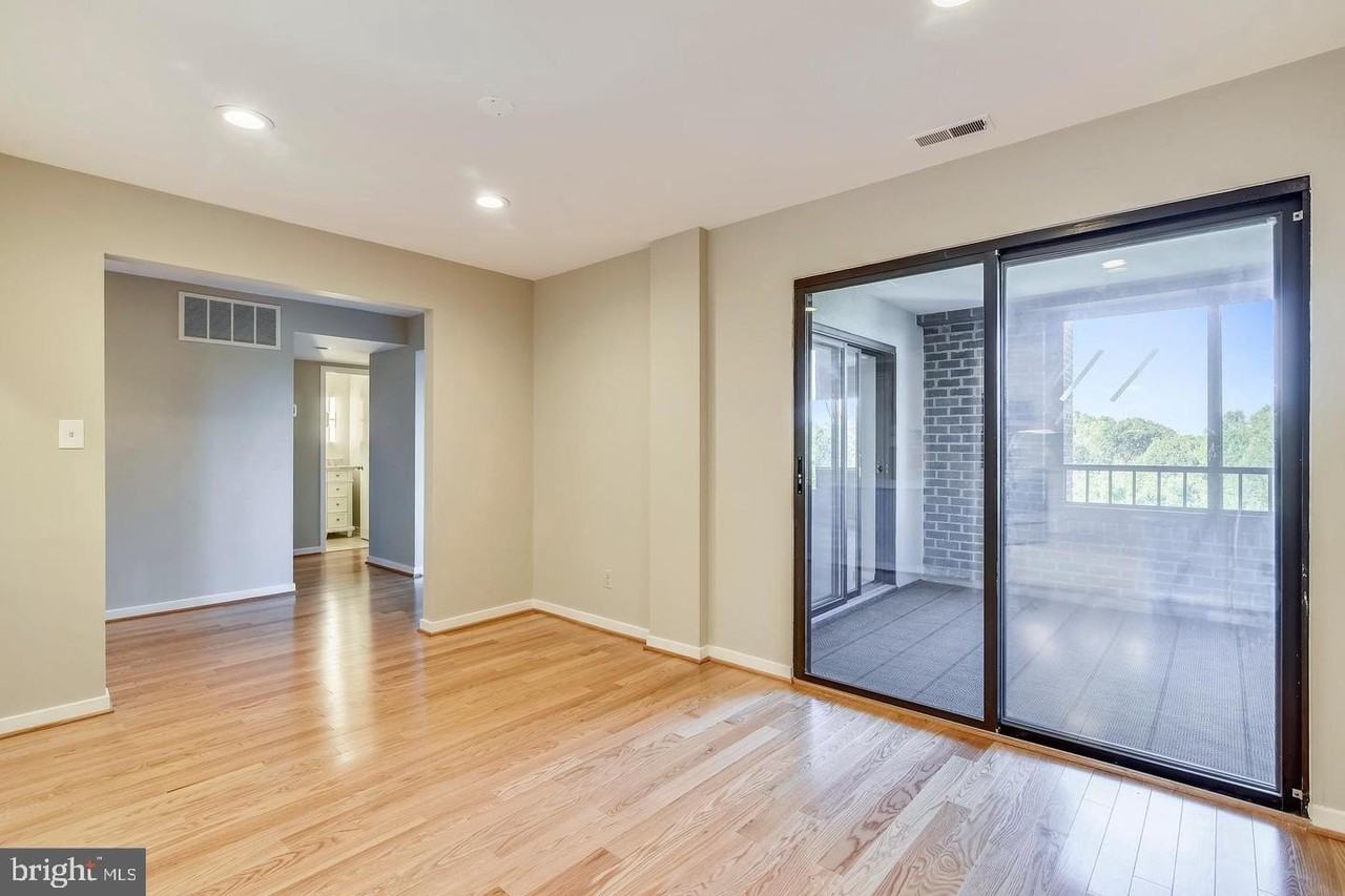 11500 Fairway Dr Apt 606 - Photo 5 of 21