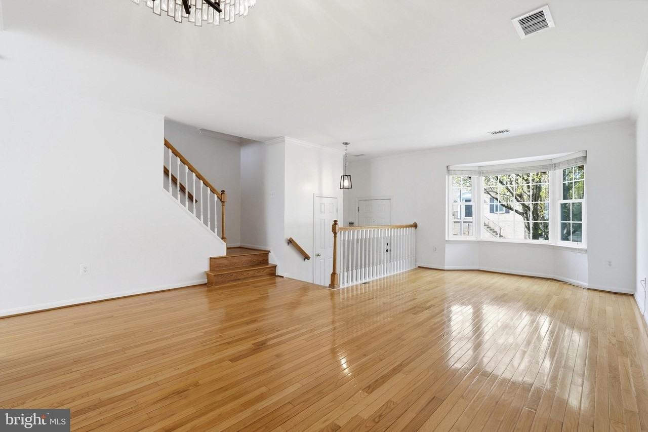 9663 Franklin Woods Pl - Photo 3 of 37