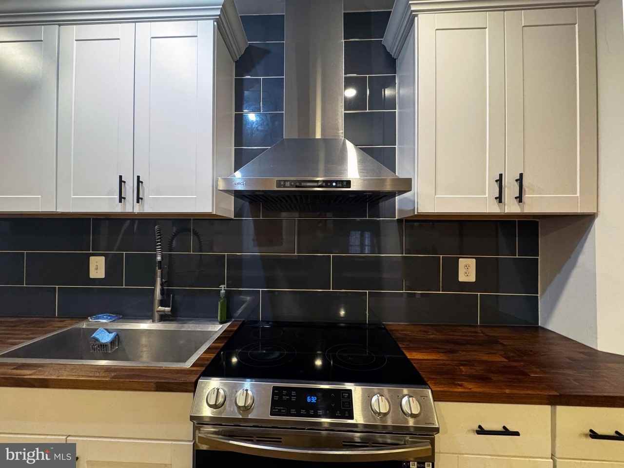 5211 Rosalie Ridge Dr - Photo 2 of 24