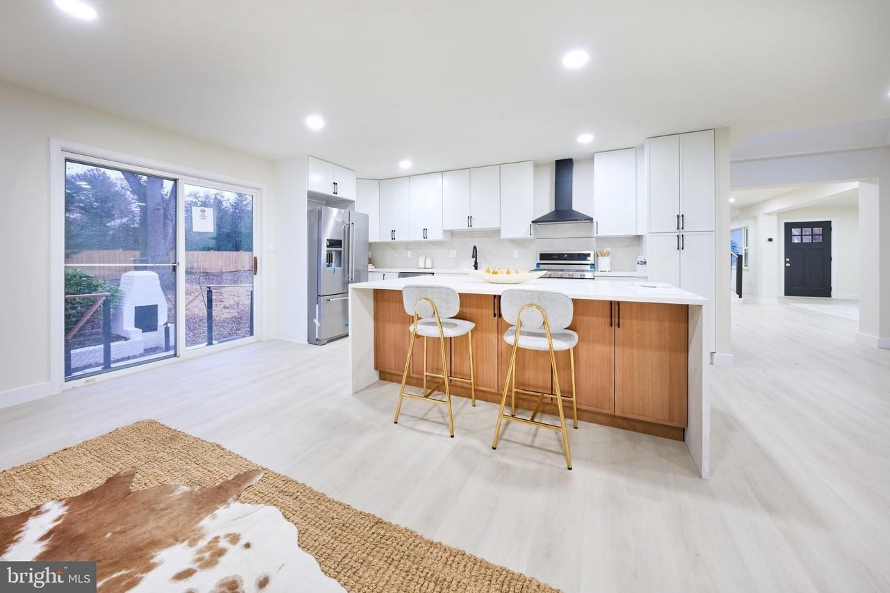 1904 Lamson Pl - Photo 2 of 50