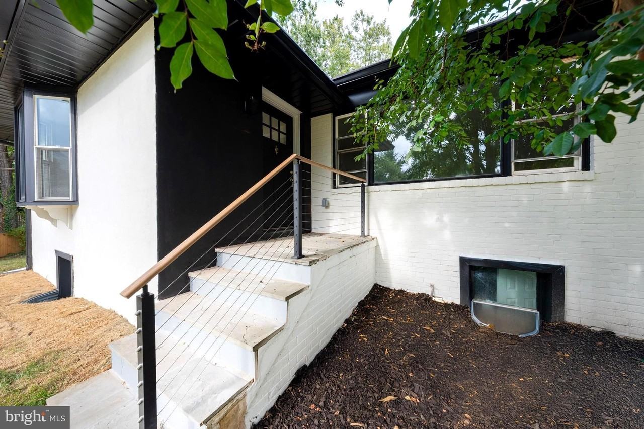 1904 Lamson Pl - Photo 5 of 50