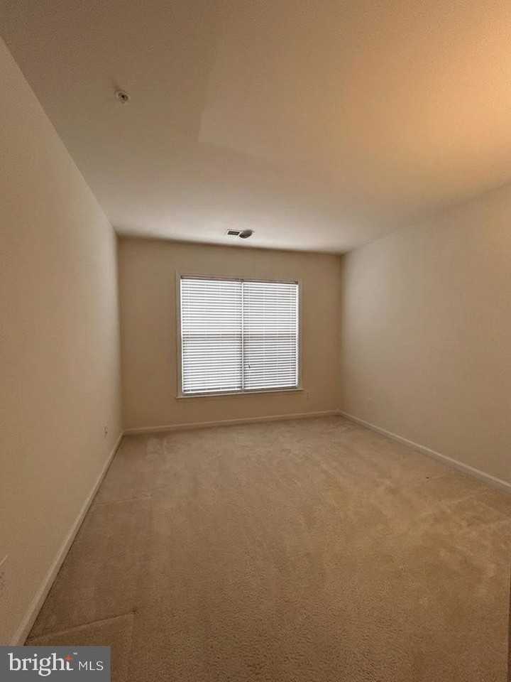 3810 Lightfoot St #206 - Photo 5 of 15