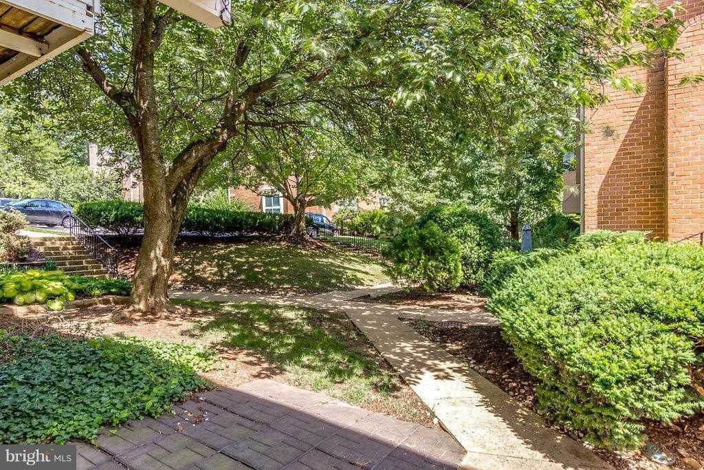 3863 Persimmon Cir - Photo 4 of 30