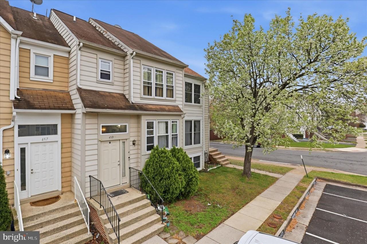 459 Virginia Ave - Photo 2 of 43