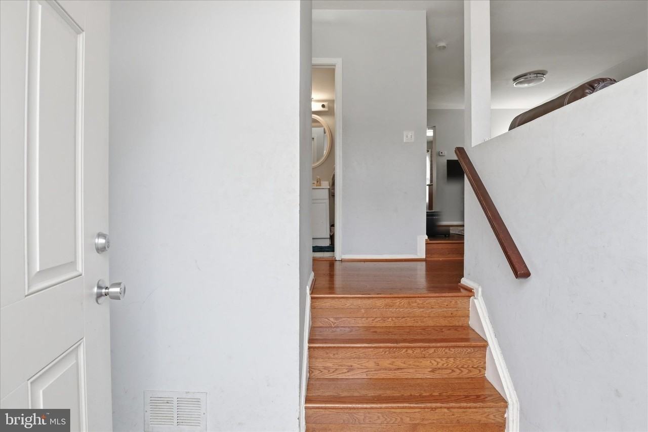 459 Virginia Ave - Photo 5 of 43