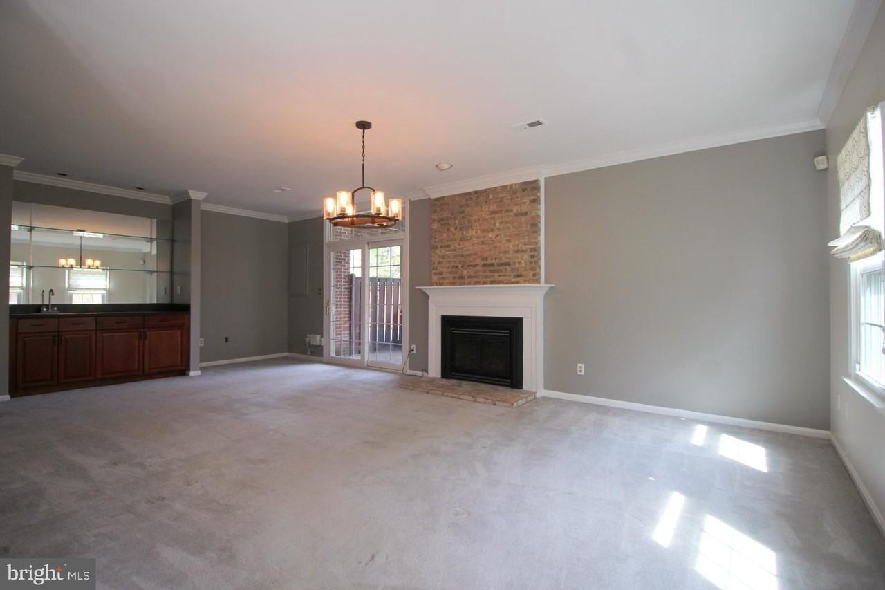 6423 Little Potters Ln - Photo 4 of 30