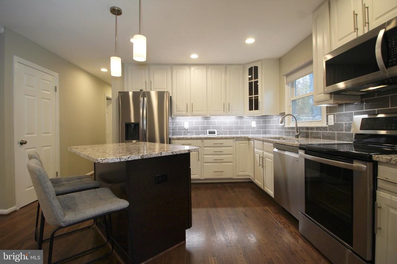 4500 Lantern Pl - Photo 7 of 30