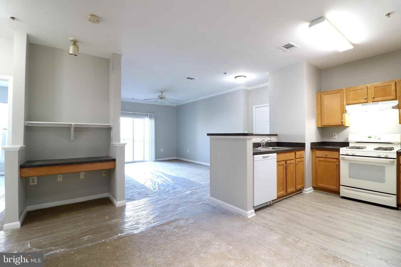 5117E Travis Edward Way Unit 5117e - Photo 6 of 15